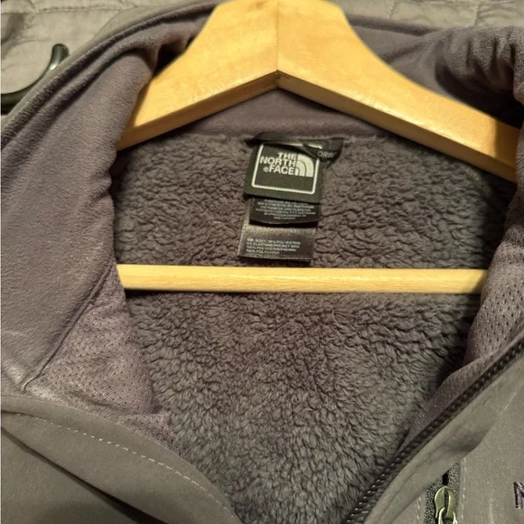 The North Face Soft Shell Sherpa Lined Men’s Medium Jacket Grey